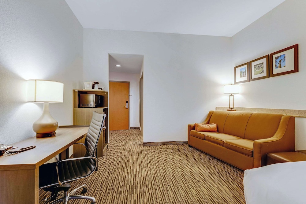 Suite, 2 Queen Beds, Accessible, Non Smoking - Photo 3