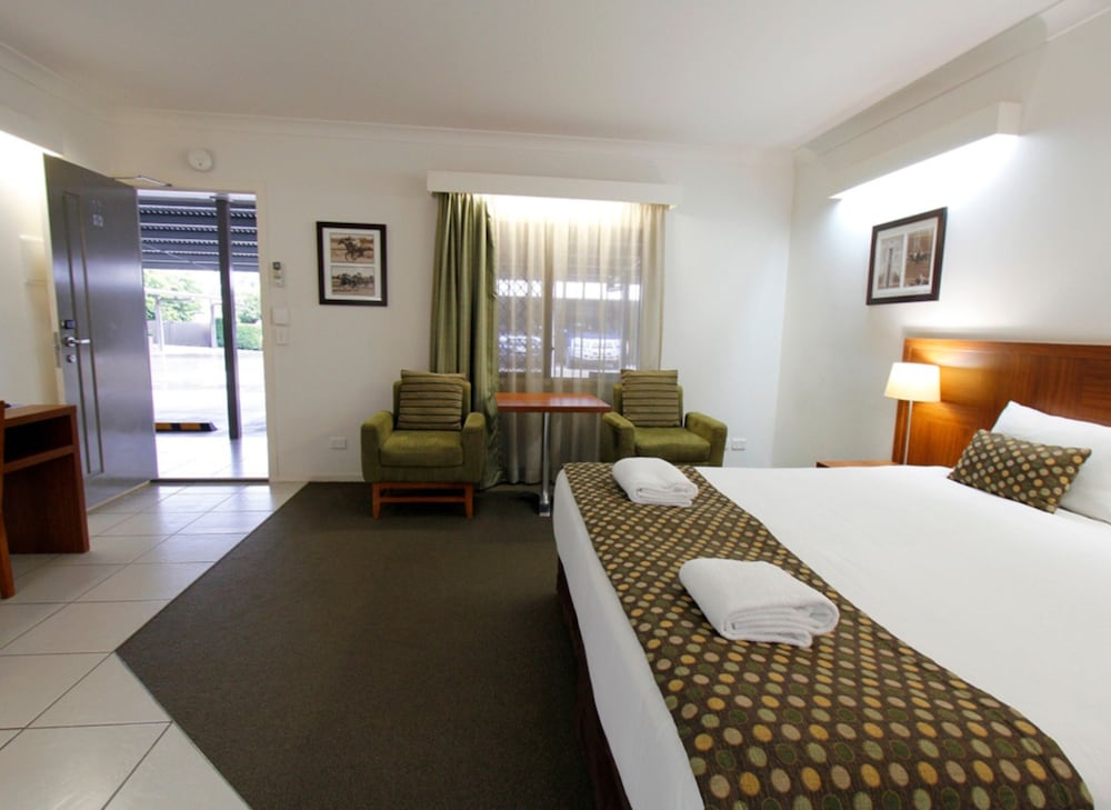 Deluxe King Suite