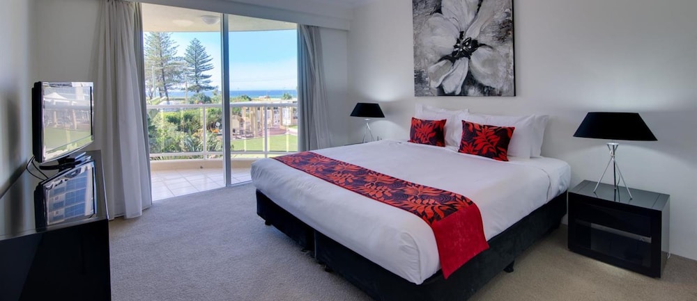 Two Bedroom Garden-Partial Ocean View Apartment