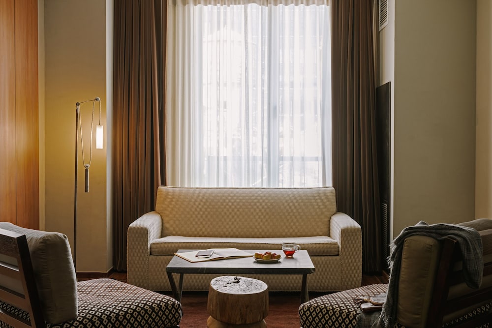 Suite, 1 King Bed With Sofa Bed