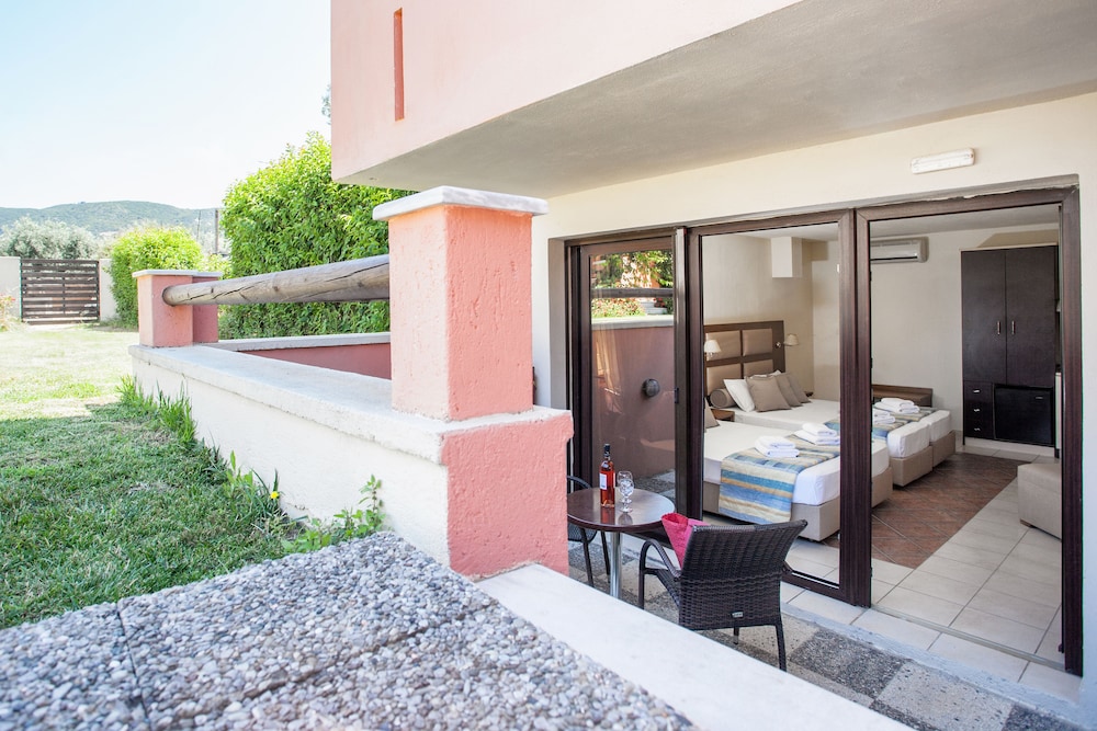 Superior Double Room, Garden View (A) - Photo 7
