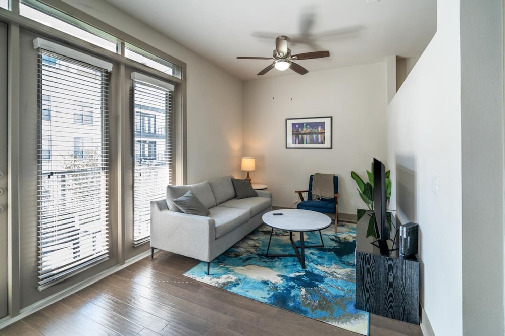 Apartment photo 2
