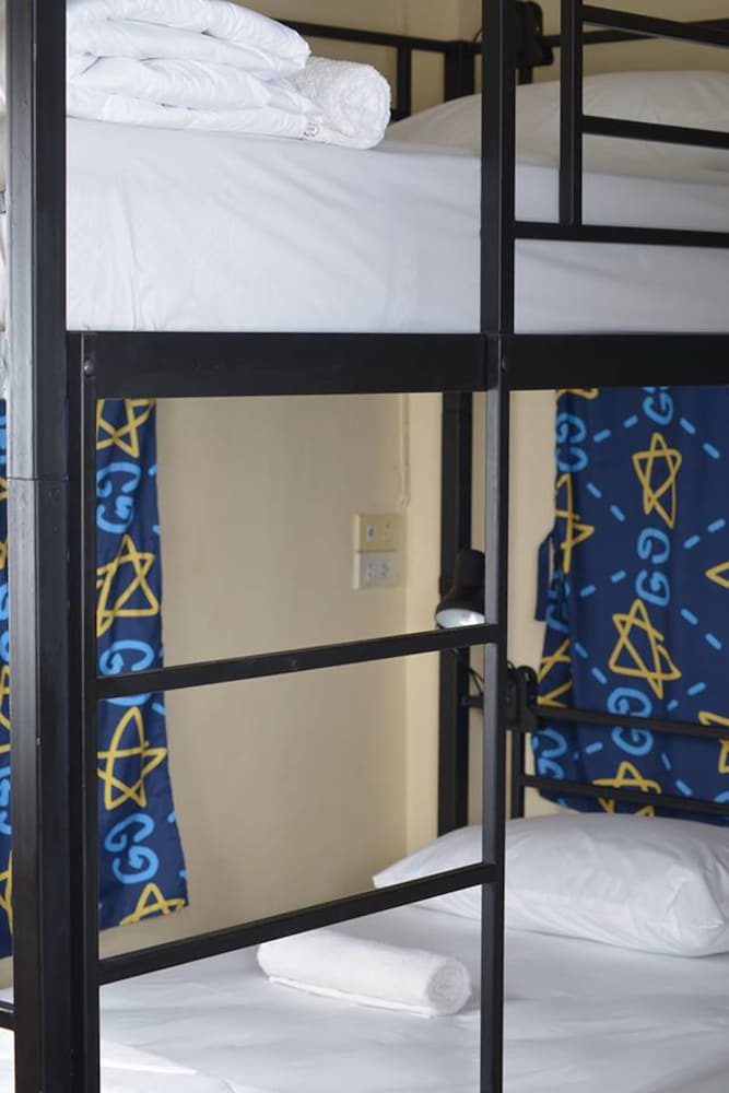 4-Bed Female Dormitory photo 2
