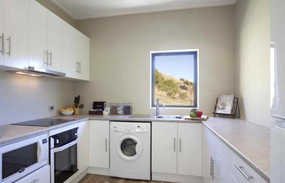 Coronet Apartment photo 3
