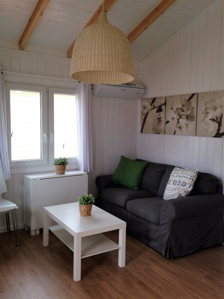 Bungalow, 2 Bedrooms photo 2