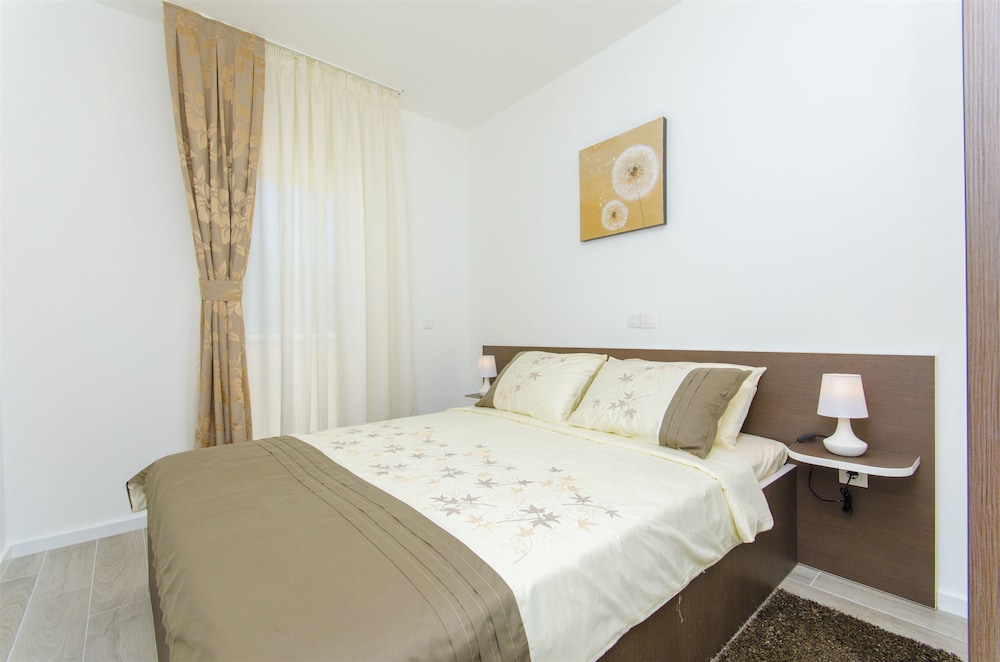 Apartment (A1)