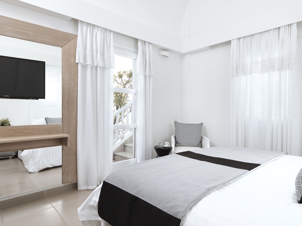 Double or Twin Room, 1 Bedroom, Balcony - Photo 10
