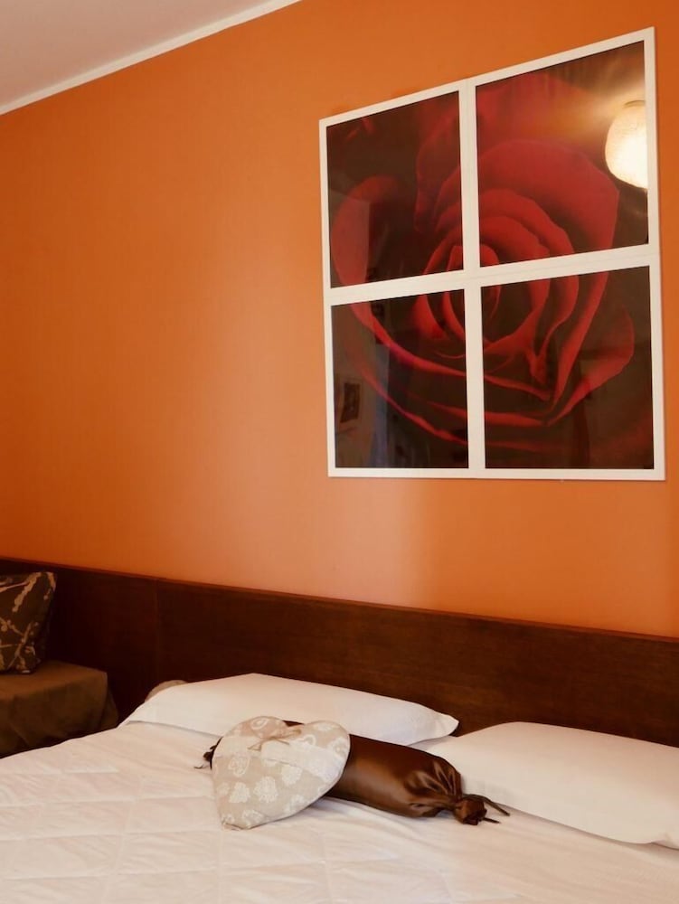 Double Room, Terrace (Rosa)
