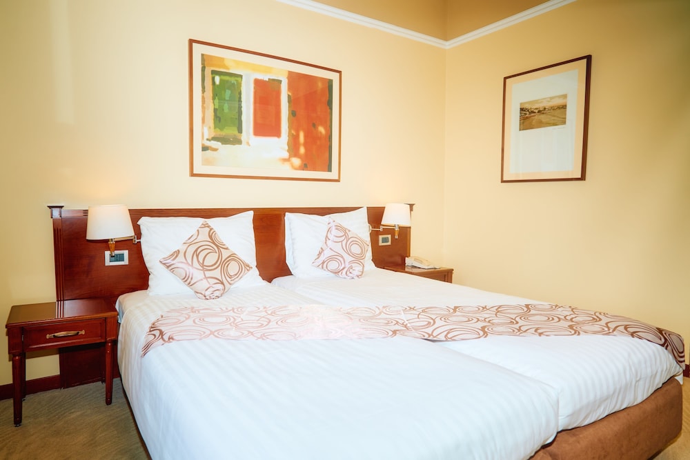 Standard Double or Twin Room, 1 Bedroom, Partial Sea View - Photo 5