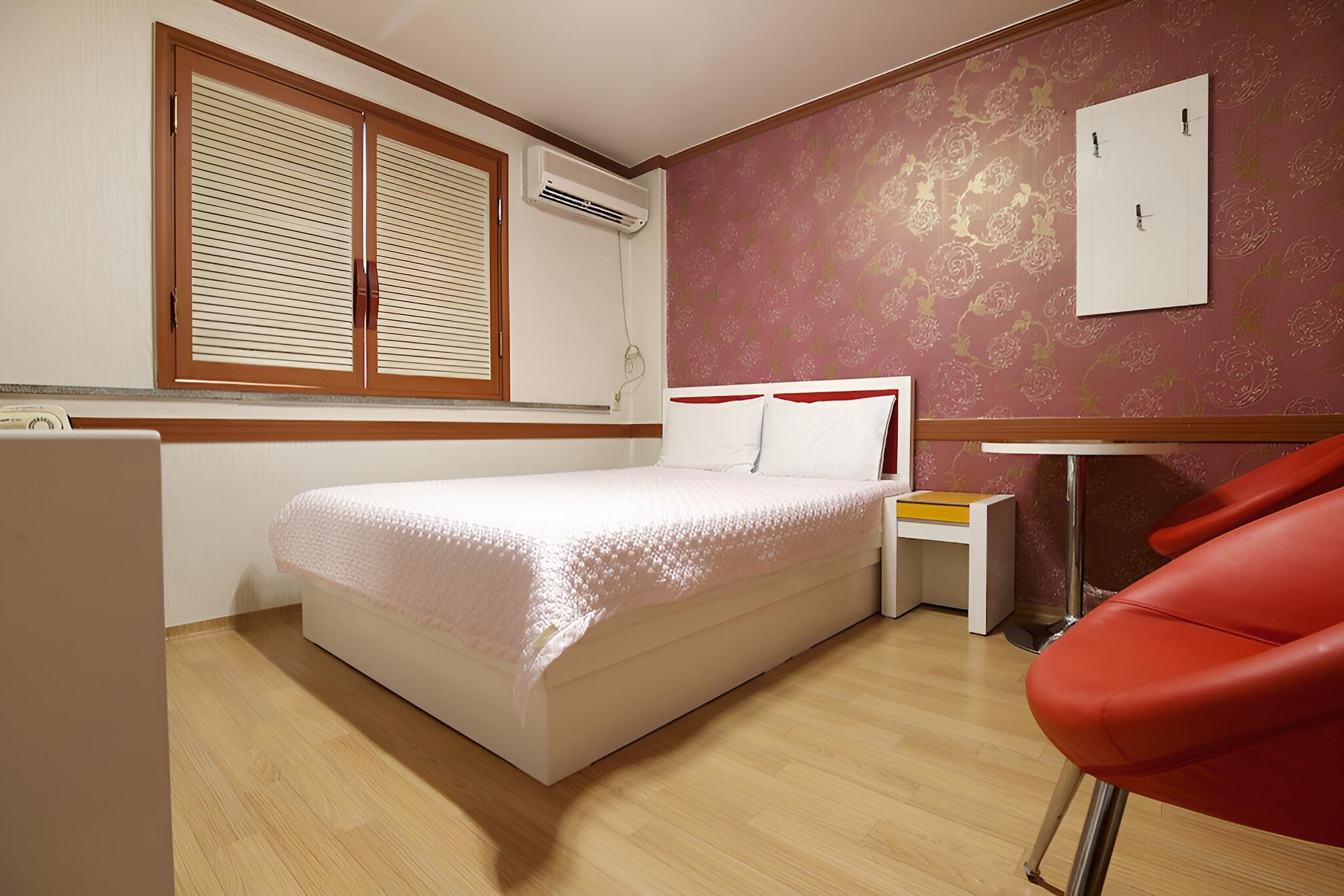 Room (Standard Room B type) - Photo 2