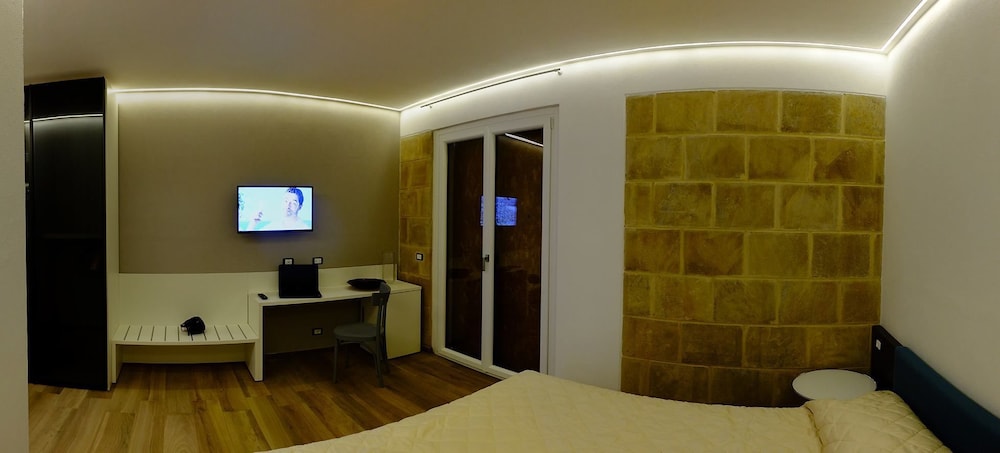 Superior Double Room, 1 Queen Bed, Non Smoking photo 2