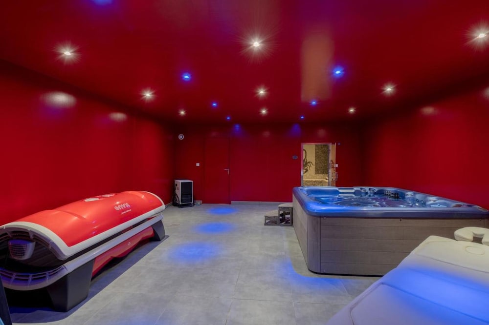 Villa photo 2