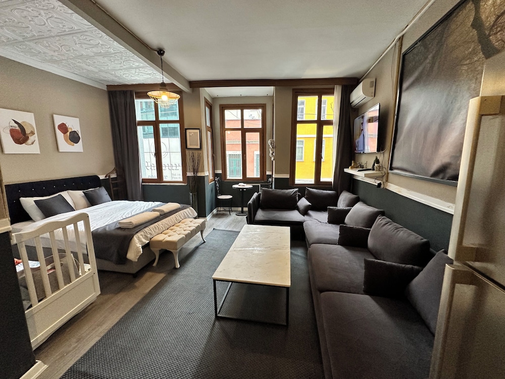 Superior Studio Suite photo 1