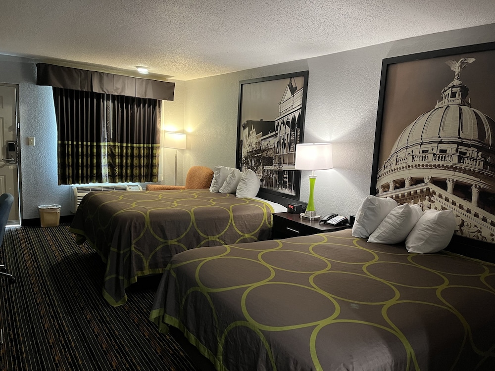 Room, 2 Queen Beds, Smoking (Pet-Friendly) - Photo 6