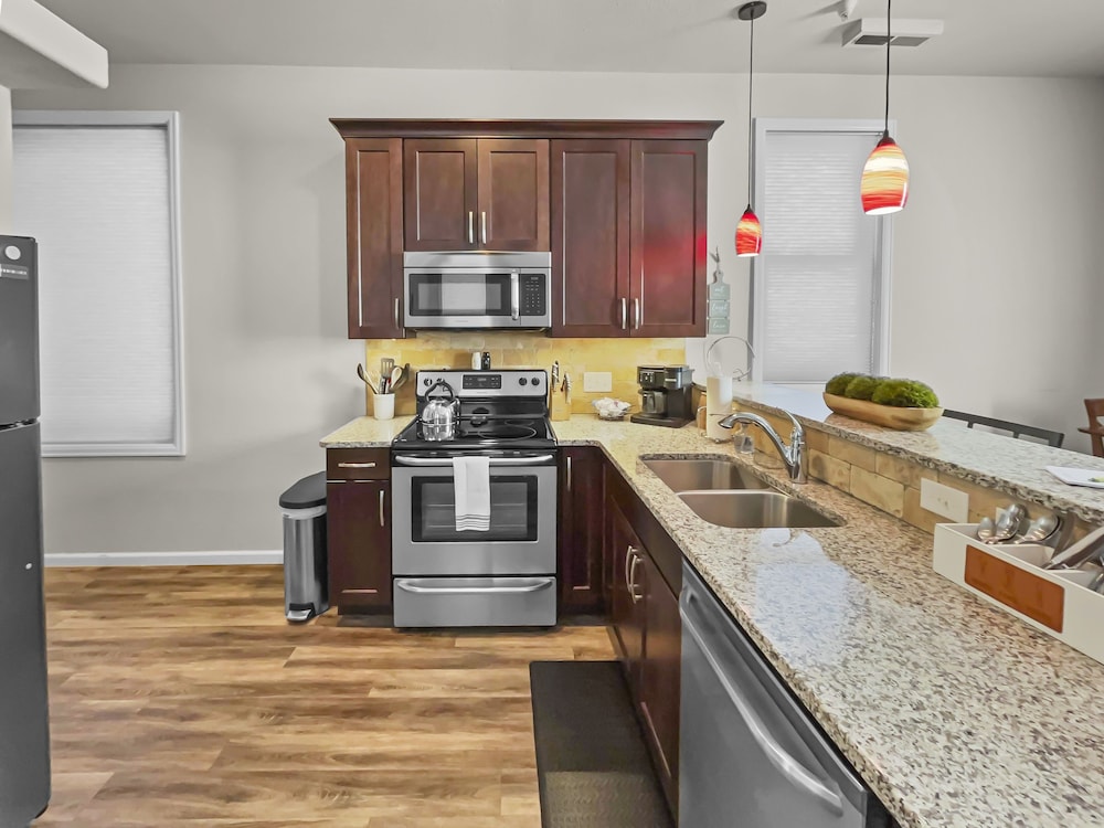 Condo, 1 Bedroom photo 2