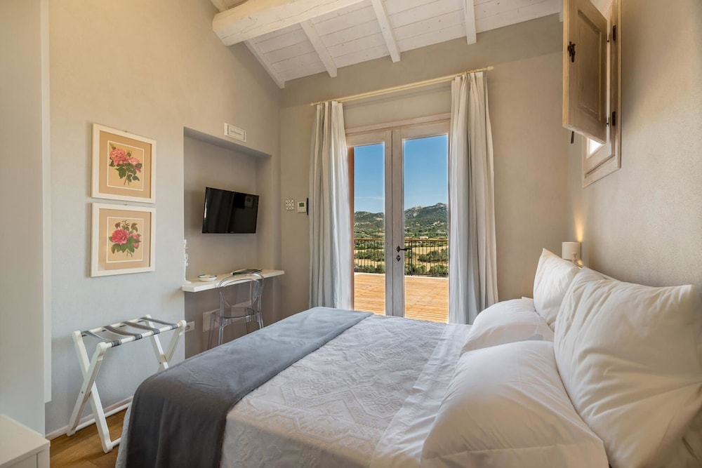 Double Room (Small) photo 1