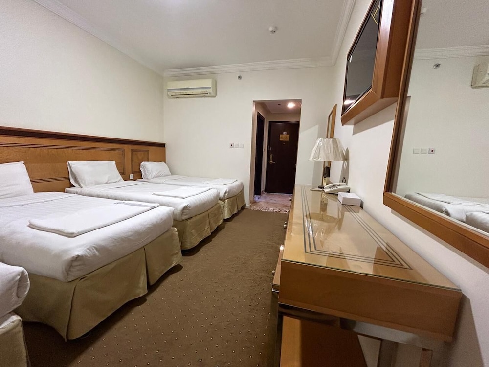 Basic Quadruple Room, City View
