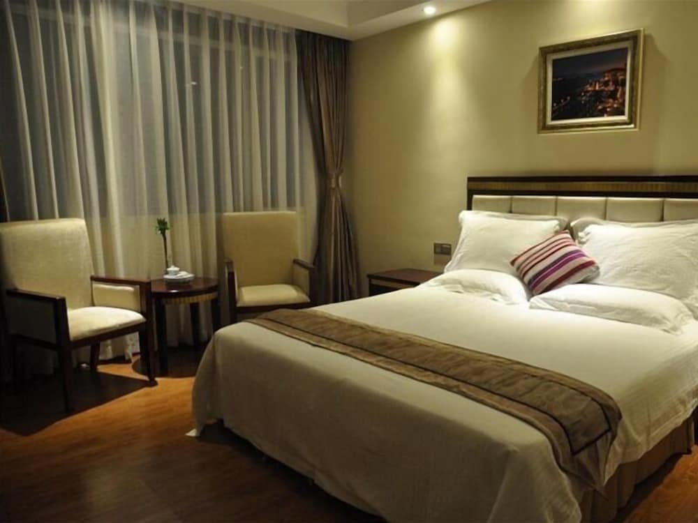 Standard Room, 1 Queen Bed photo 1