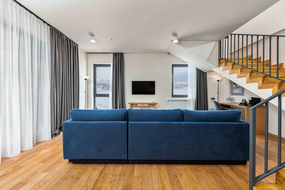 Suite - Photo 2