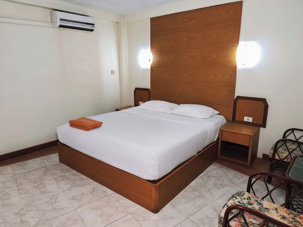 Deluxe Room, 1 King Bed