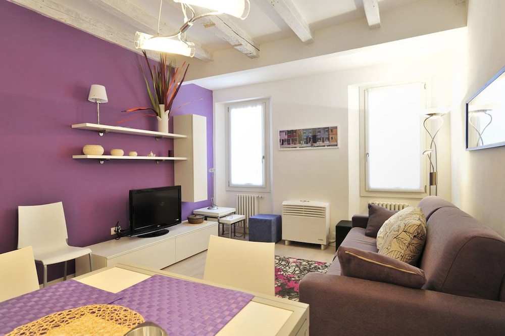 Apartment photo 2