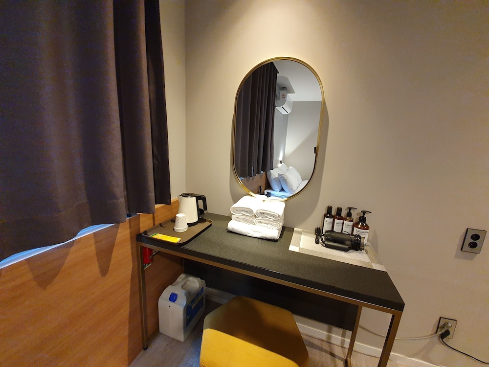 Premium Deluxe Room - Photo 6