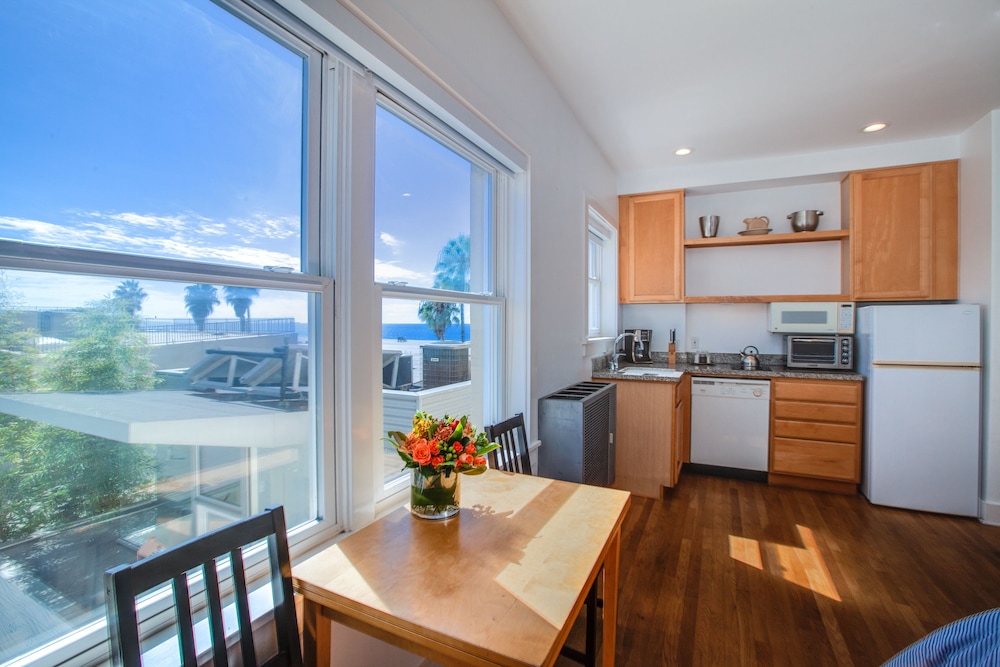 Studio Suite, Partial Ocean View