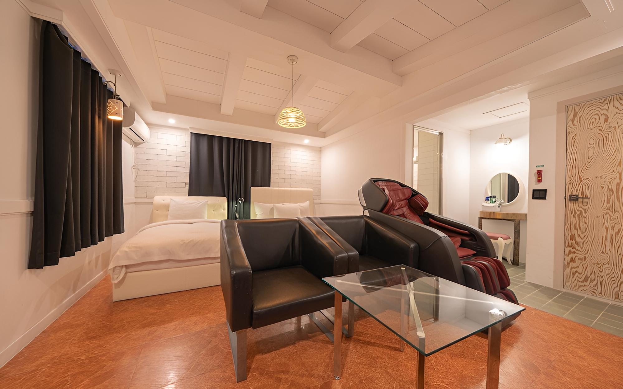 Room (Special room - Twin bed massage chair) photo 3