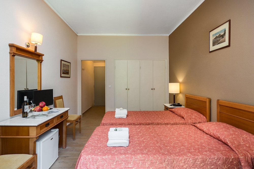 Standard Double or Twin Room photo 3