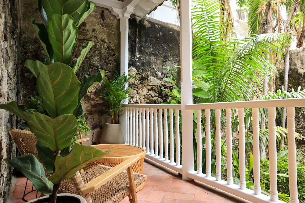Double Room, Balcony, Courtyard View photo 3