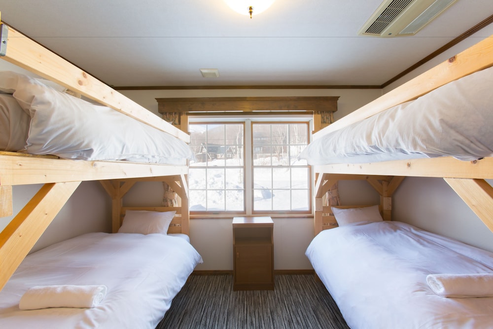 4 Bed Bunk Room (Snowgum Lodge) photo 1