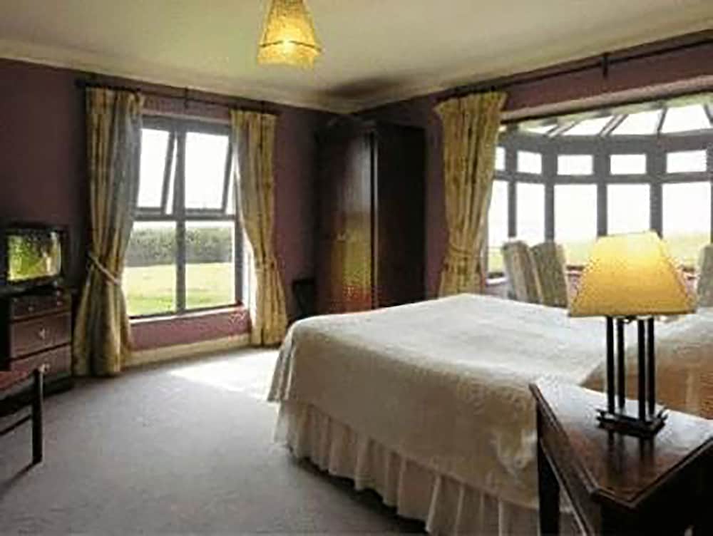 Double or Twin Room - Photo 8