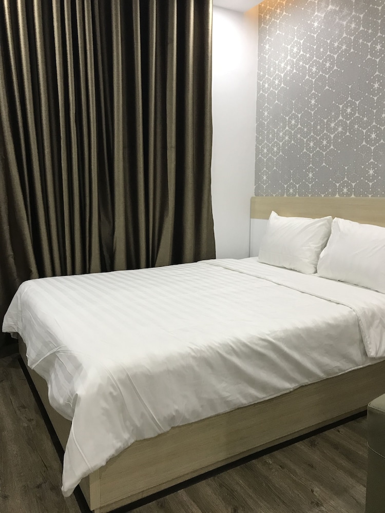 Apartment, 2 Bedrooms, Partial Sea View