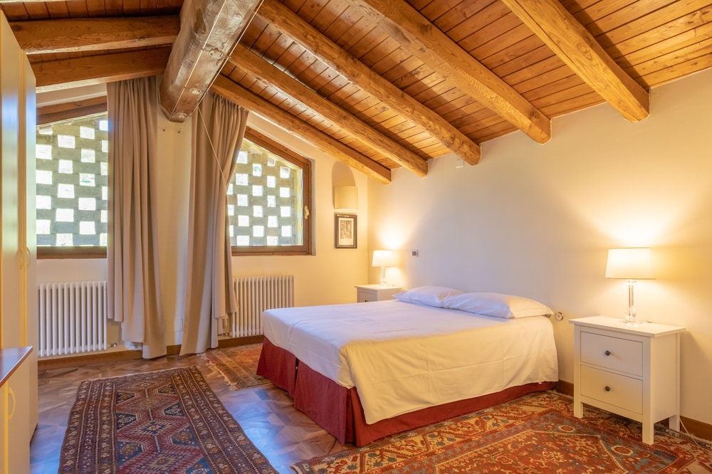 Family Suite, 2 Bedrooms, Garden View photo 3