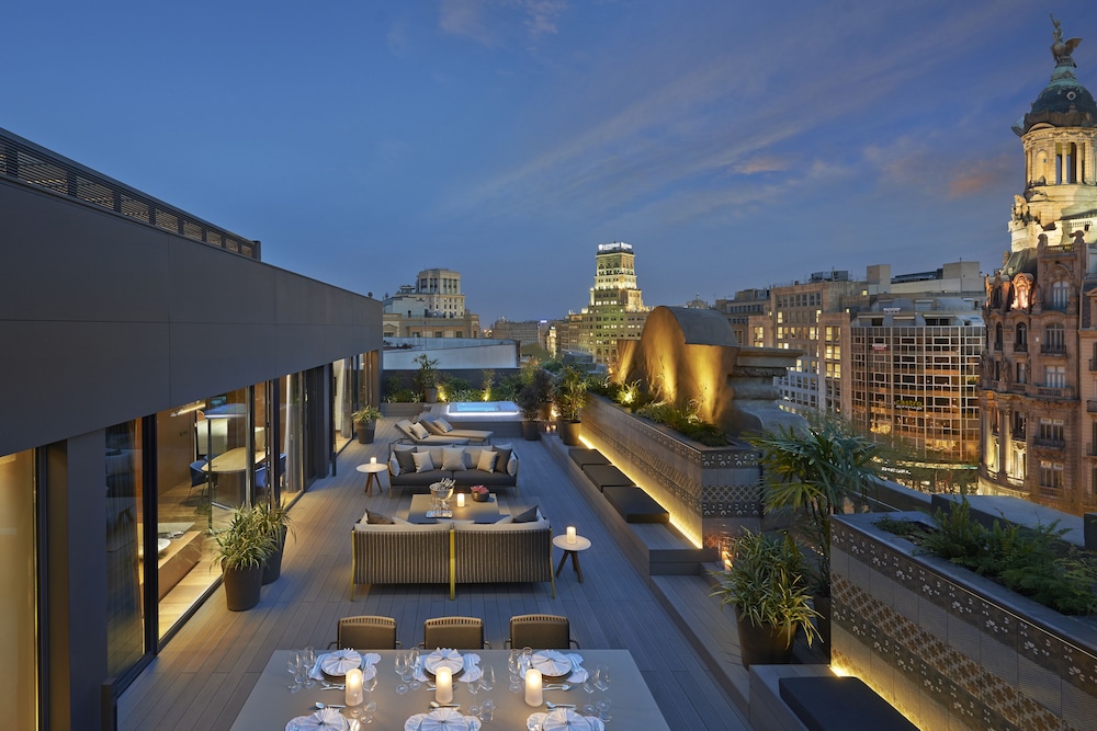 Suite, 1 King Bed (Barcelona)