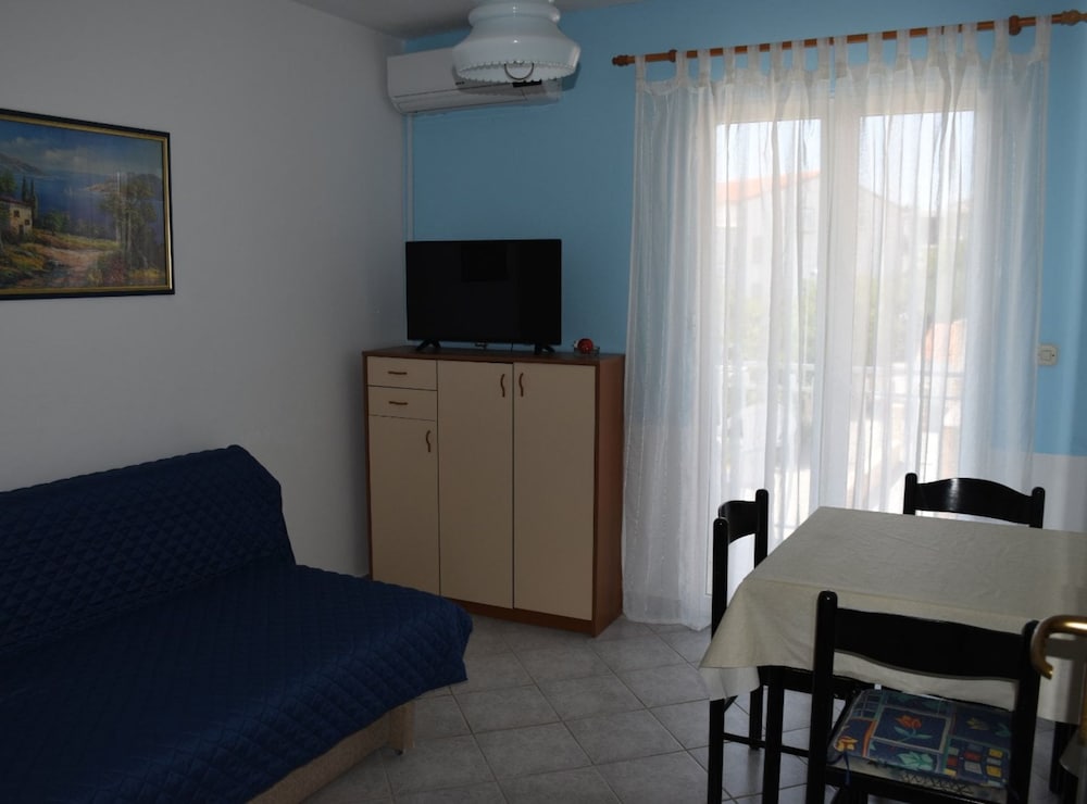 Apartment (One Bedroom Apartment 3)