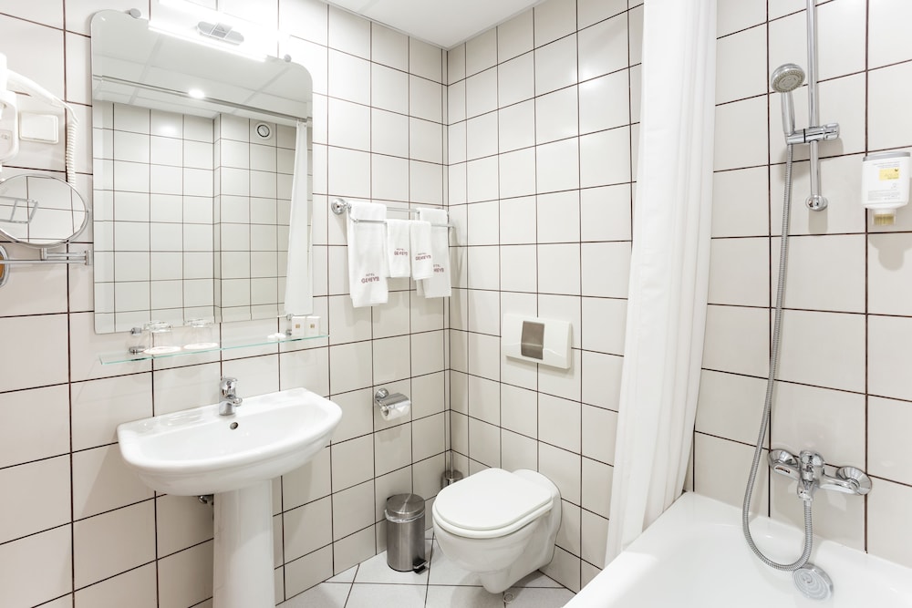 Suite, 1 Bedroom - Photo 14
