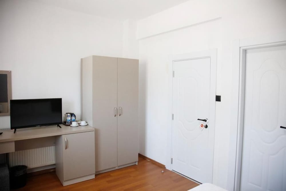 Economy Double Room photo 2