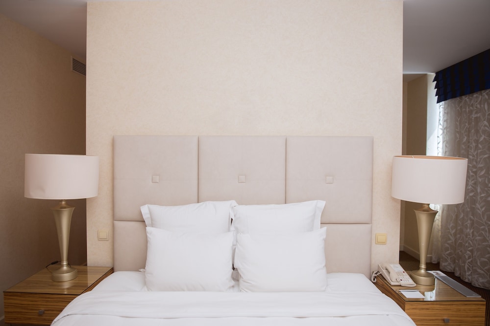 Executive Suite, 1 King Bed photo 2