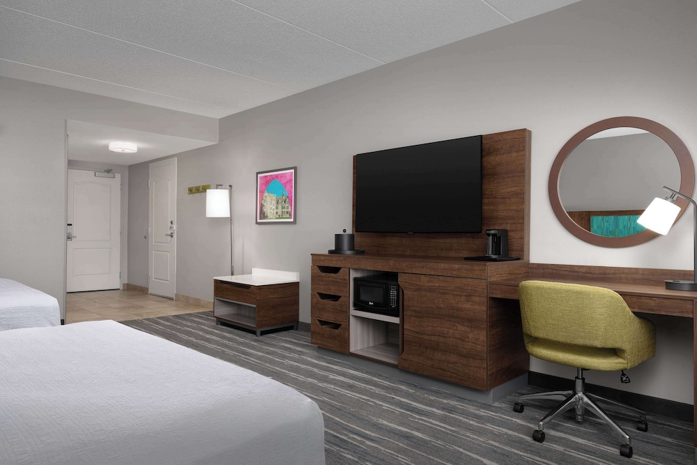 Room, 2 Queen Beds, Accessible (Mobility/Hearing Accessible, Bath Tub) photo 2