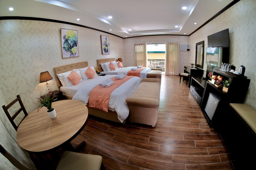 Deluxe Quadruple Room, Multiple Beds photo 2