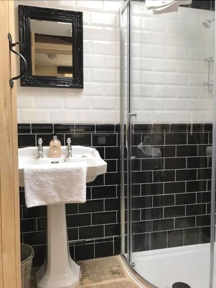 Hens Nest (1 Bed Apartment) photo 3