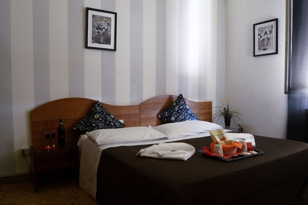 Single Room, Shared Bathroom