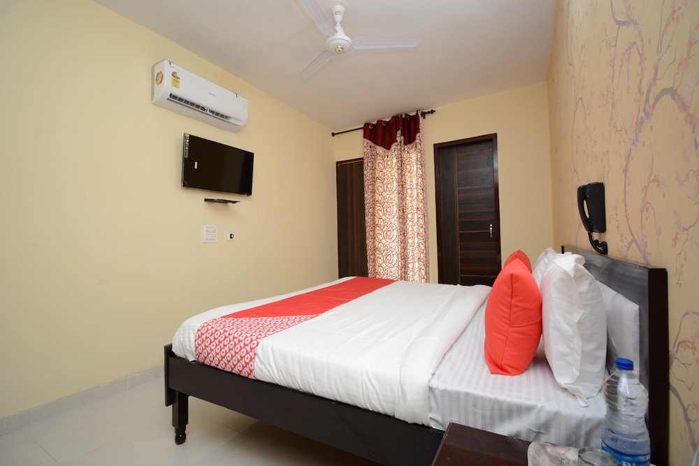 Double or Twin Room photo 2