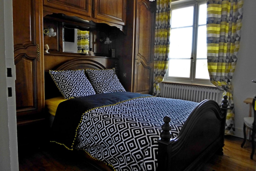 Classic Double Room, Shared Bathroom