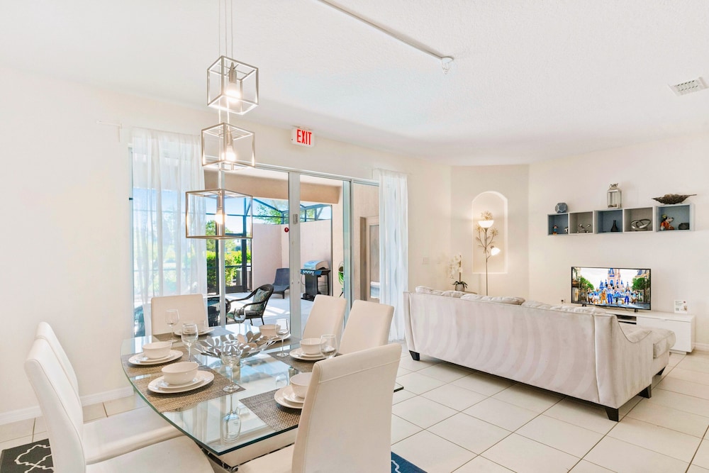 House (4 Bedrooms) - Photo 18