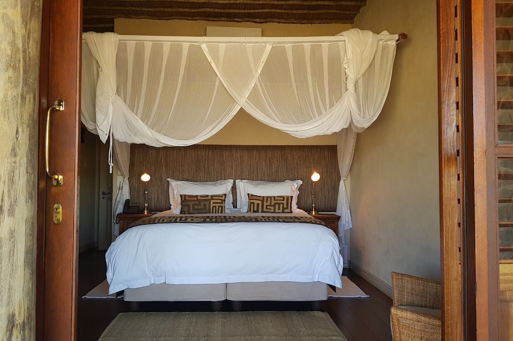 Veranda Suites photo 2