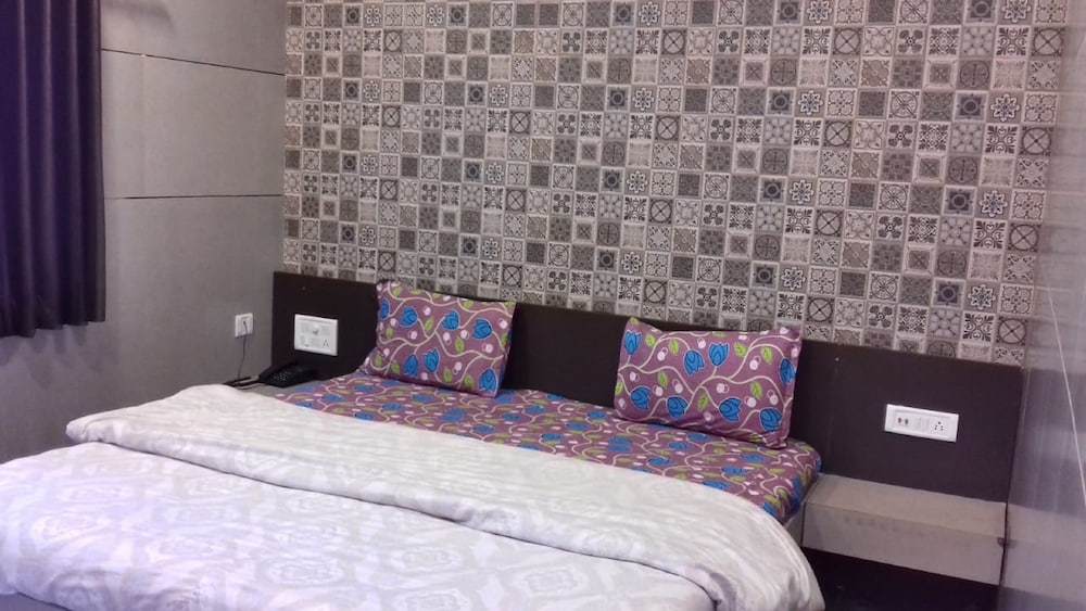 Deluxe Double Room, City View photo 3