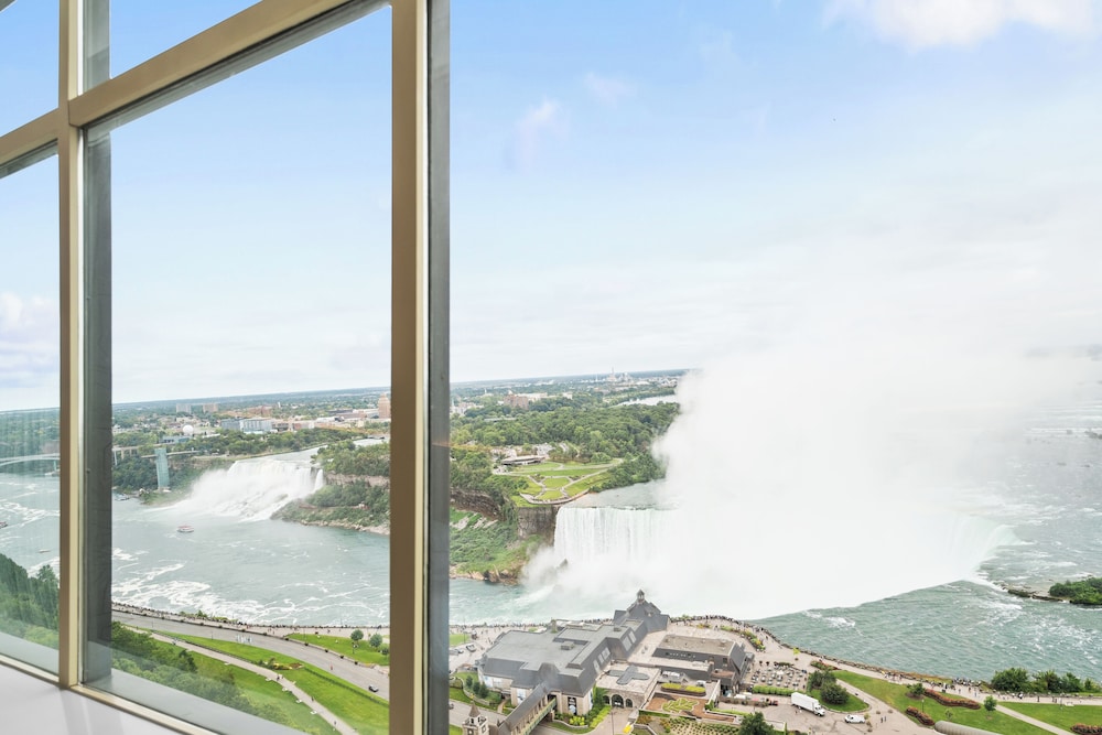 Full Fallsview Room photo 3