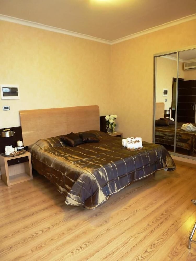 Double Room - Photo 1